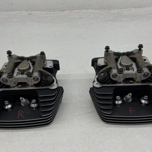 HARLEY-DAVIDSON ROAD GLIDE CVO CUSTOM TWIN CAM 110CI CYLINDER HEADS SET PAIR